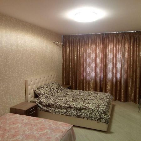 Просторные Апартаменты Бариса Гмыри 14Б Kiev Luaran gambar